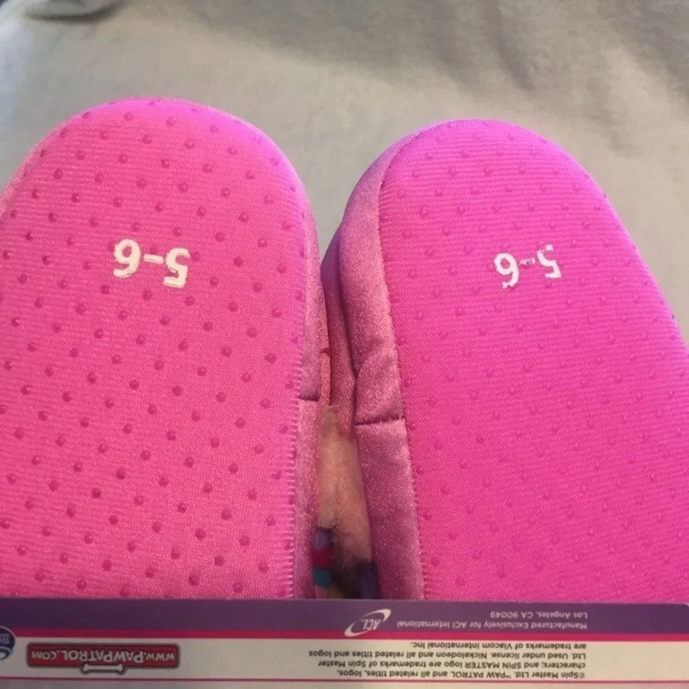 NWT Paw patrol  slippers 7/8‎ girls non slip slip on